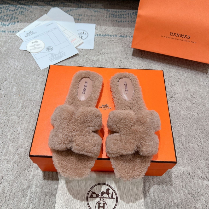 H**mes slippers